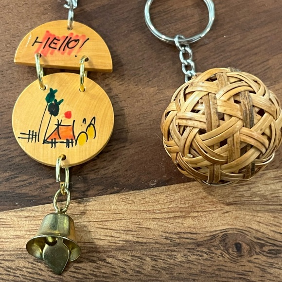 Vintage Keychains • Set of 2 - Picture 2 of 3